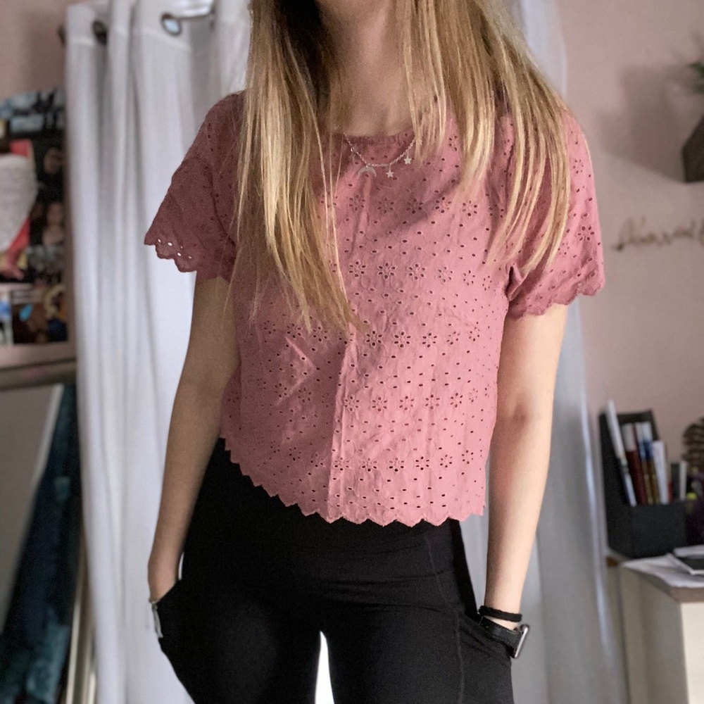 Short sleeve rose blouse